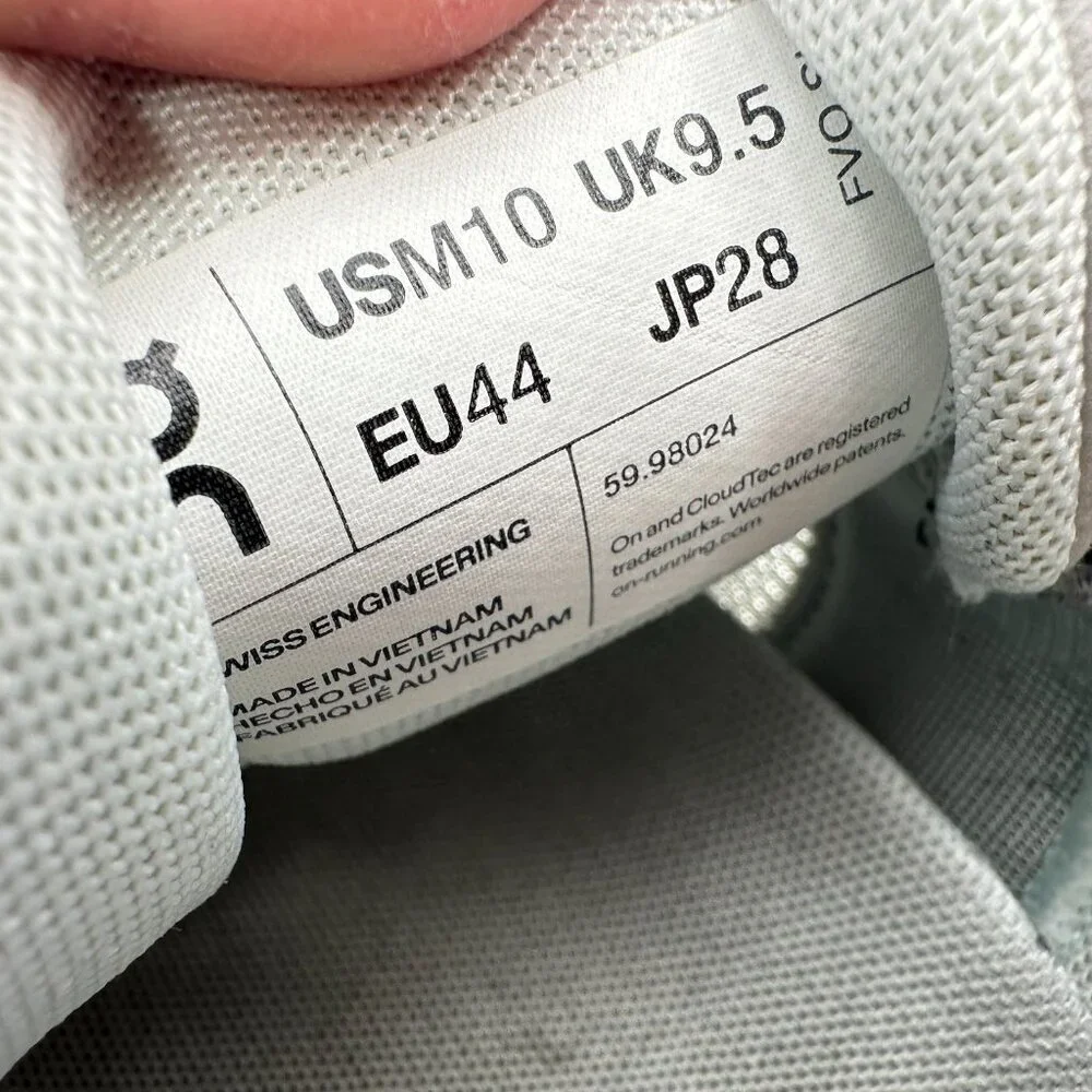 On Cloud 5 Swiss Engineering Men Size 10 59.98024 Glacier Grey Running Shoes - Picture 10 of 11